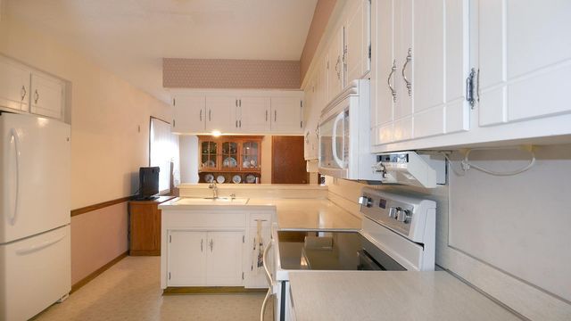 9608 Toledo Road, Bloomington, MN 55437