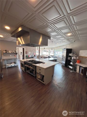 711 Vandercook Way #102, Longview, WA 98632