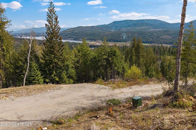 831 Outlook RD, Cocolalla, ID 83813