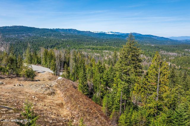 831 Outlook RD, Cocolalla, ID 83813