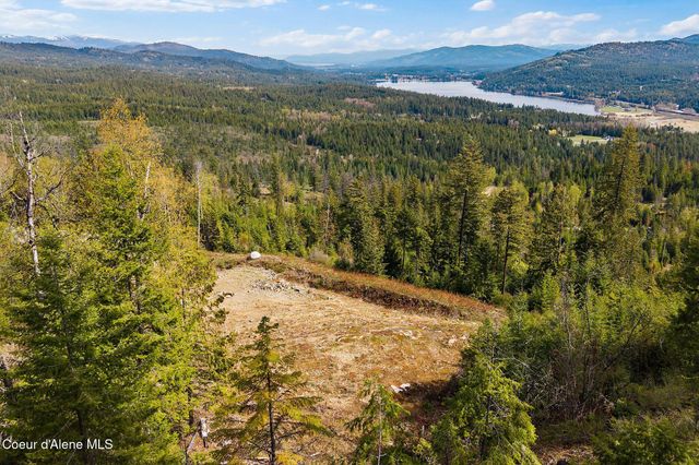 831 Outlook RD, Cocolalla, ID 83813