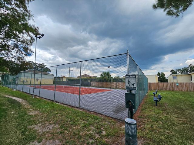 247 THORN TREE PLACE 247, Brandon, FL 33510