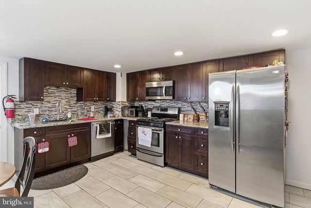 233 ELLIS ST, Burlington, NJ 08016