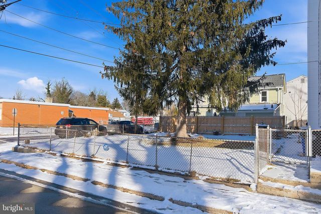 233 ELLIS ST, Burlington, NJ 08016