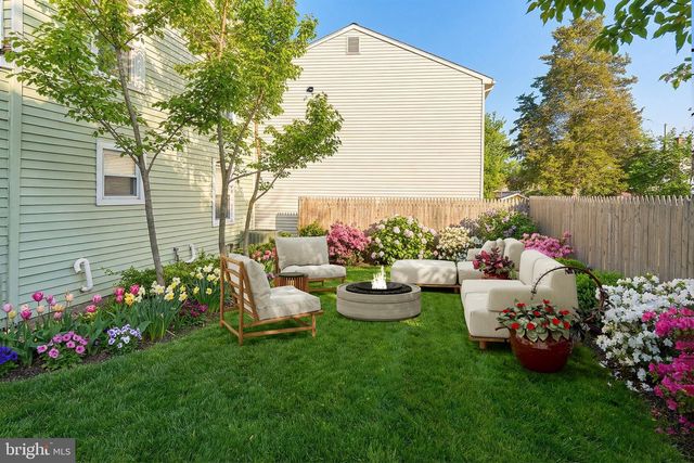 233 ELLIS ST, Burlington, NJ 08016