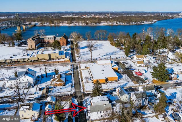 233 ELLIS ST, Burlington, NJ 08016