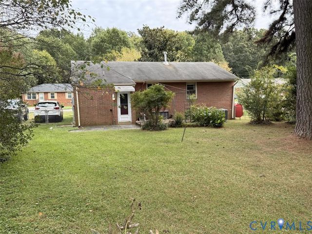 4738 Willesden Rd, North Chesterfield, VA 23234