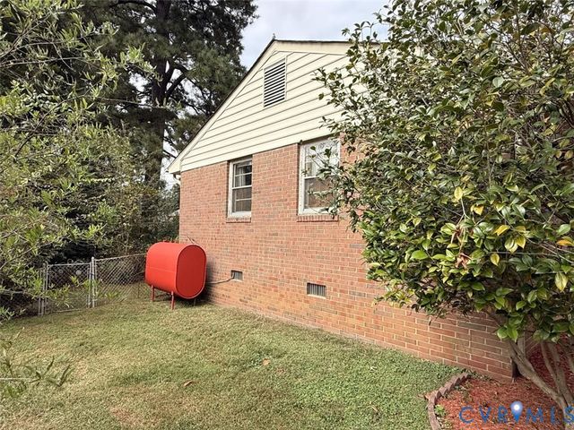 4738 Willesden Rd, North Chesterfield, VA 23234