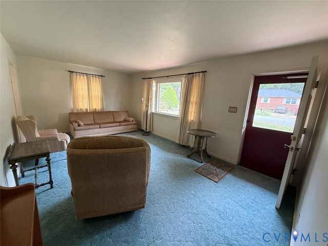 4738 Willesden Rd, North Chesterfield, VA 23234