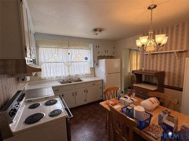 4738 Willesden Rd, North Chesterfield, VA 23234