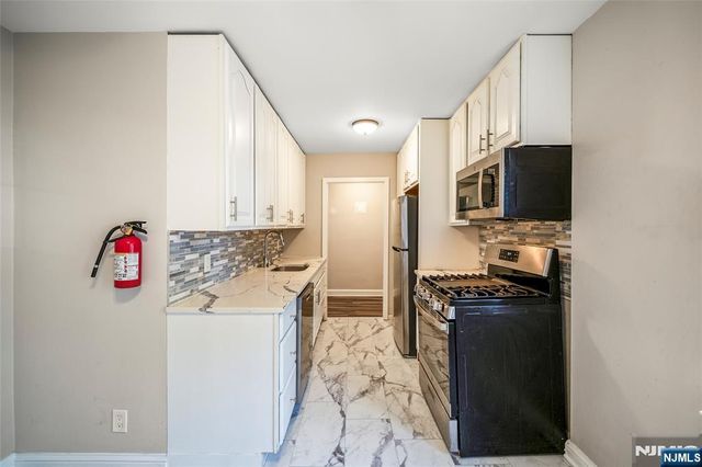 126 Hackett Place B201, Rutherford, NJ 07070