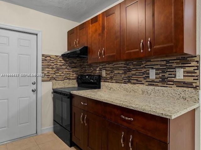 640 SW 16th Ave, Fort Lauderdale, FL 33312