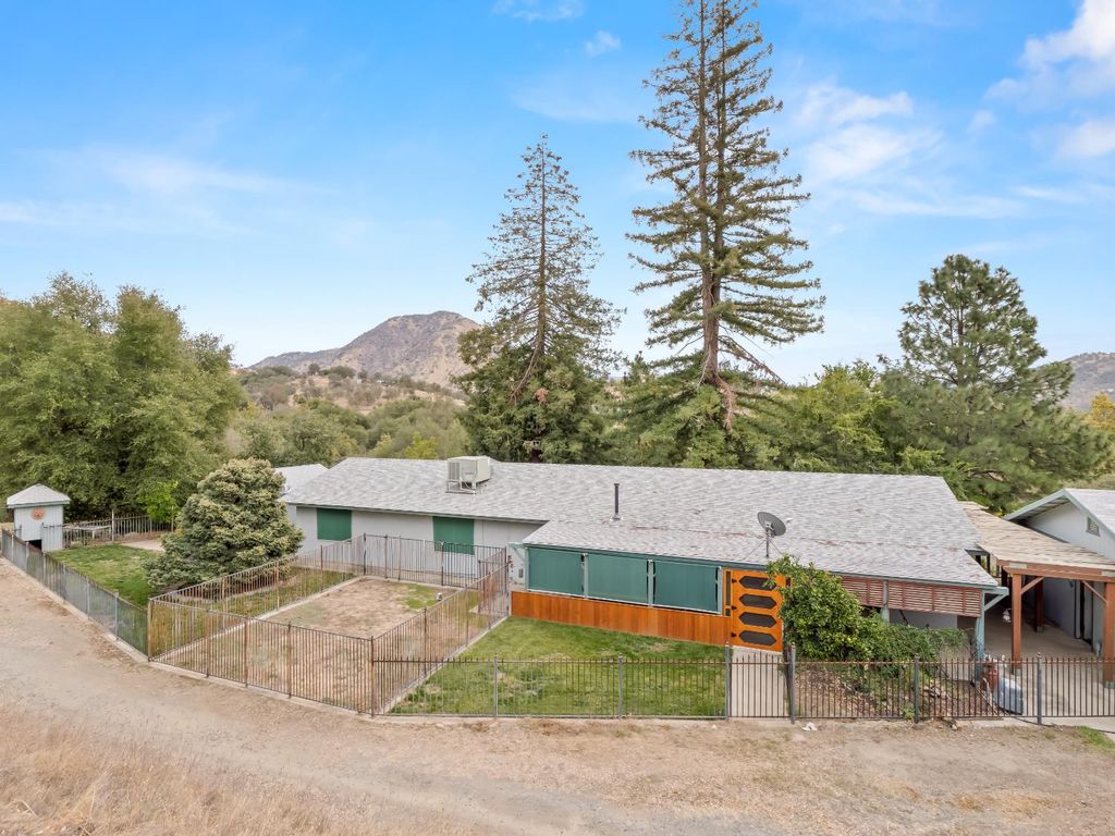 845 Elwood Road, Yokuts Valley, CA 93675