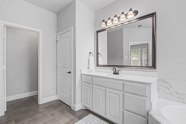 1025 Whitetail Court, Joshua, TX 76058