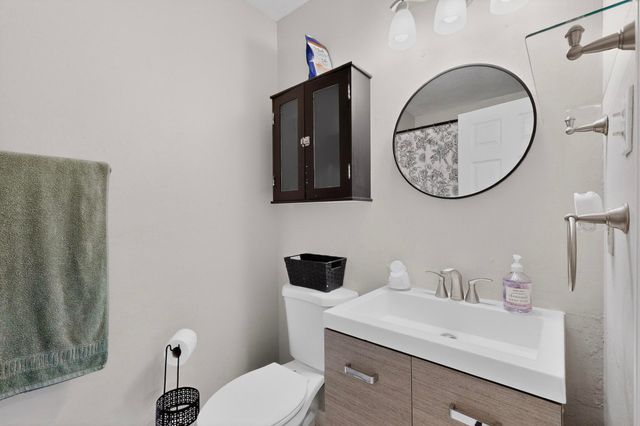 5901 McKinney Drive NE, Albuquerque, NM 87109