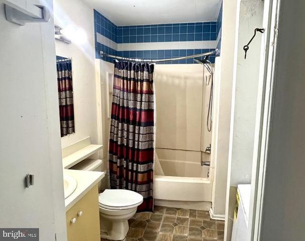 78 CLUB PL, Absecon, NJ 08205
