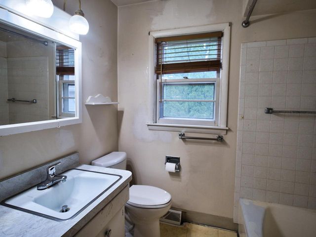4925 34th AVENUE, Kenosha, WI 53144