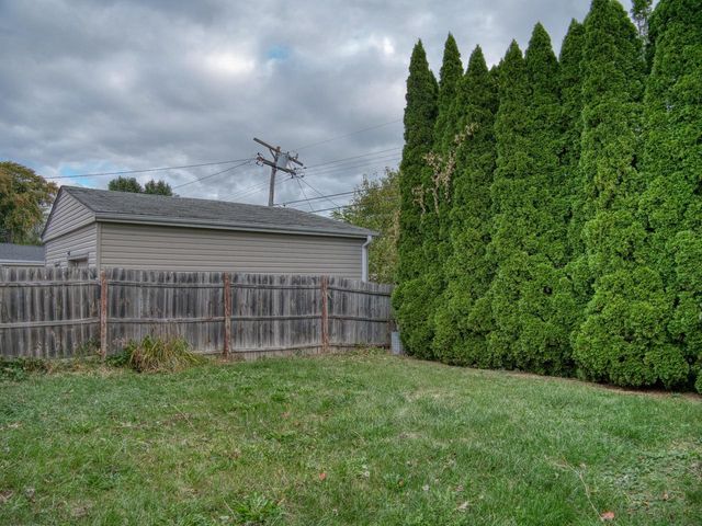 4925 34th AVENUE, Kenosha, WI 53144
