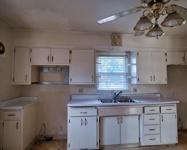 4925 34th AVENUE, Kenosha, WI 53144