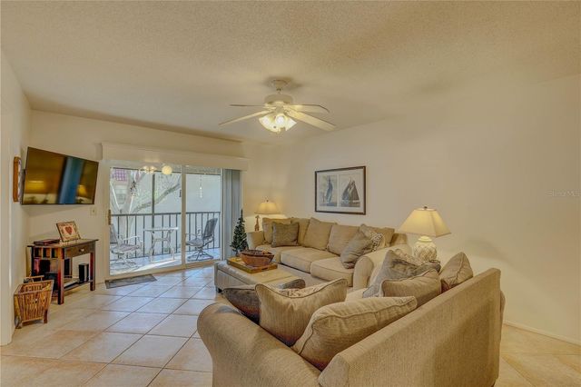 9700 STARKEY ROAD 321, Seminole, FL 33777