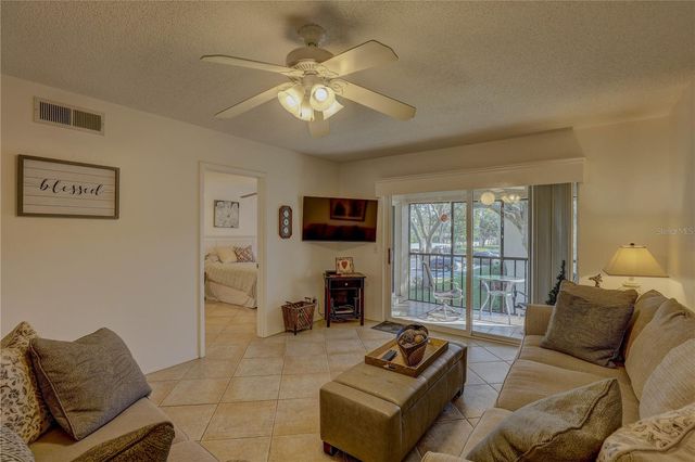 9700 STARKEY ROAD 321, Seminole, FL 33777