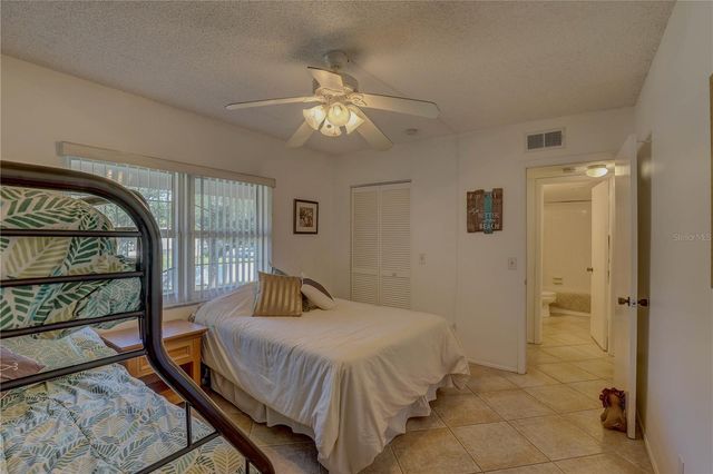 9700 STARKEY ROAD 321, Seminole, FL 33777