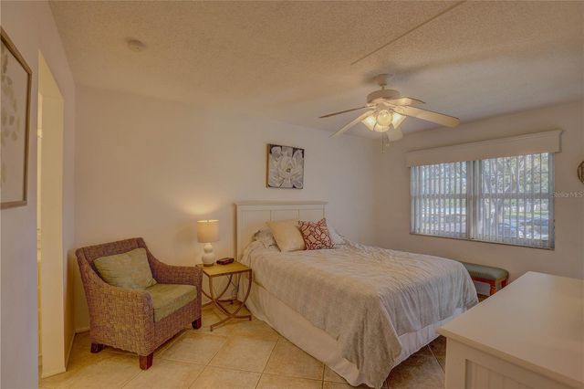 9700 STARKEY ROAD 321, Seminole, FL 33777