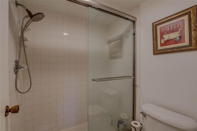 9700 STARKEY ROAD 321, Seminole, FL 33777