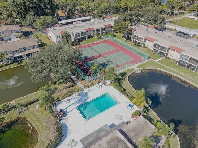 9700 STARKEY ROAD 321, Seminole, FL 33777