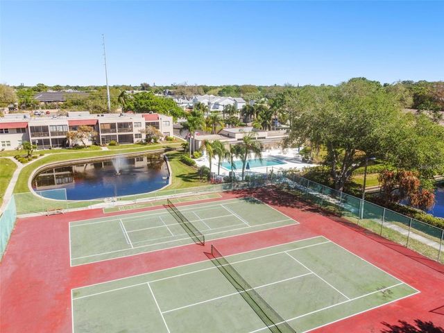 9700 STARKEY ROAD 321, Seminole, FL 33777