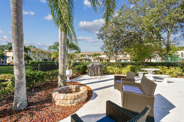 9700 STARKEY ROAD 321, Seminole, FL 33777