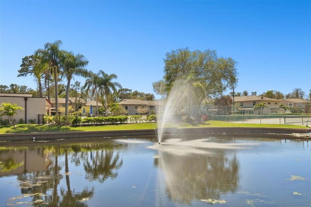 9700 STARKEY ROAD 321, Seminole, FL 33777