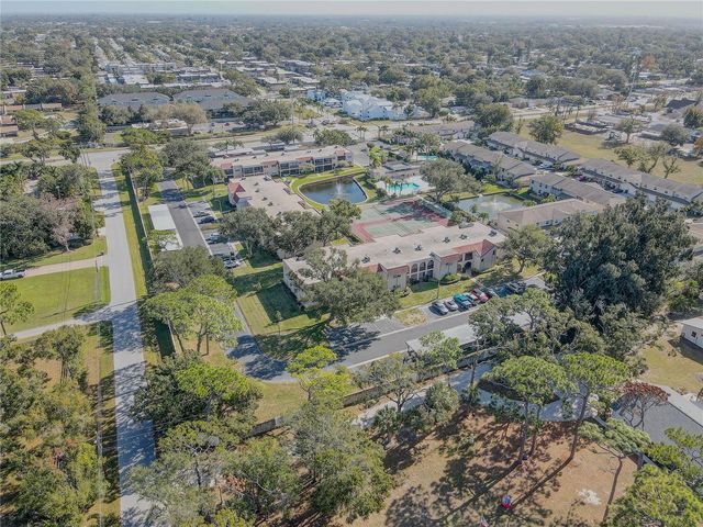 9700 STARKEY ROAD 321, Seminole, FL 33777