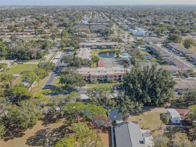 9700 STARKEY ROAD 321, Seminole, FL 33777