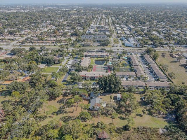 9700 STARKEY ROAD 321, Seminole, FL 33777