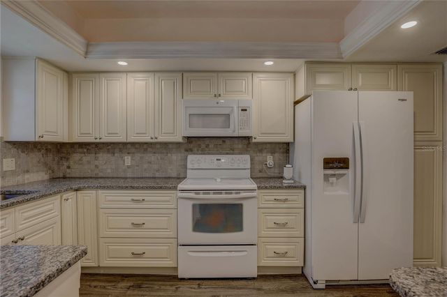 9700 STARKEY ROAD 321, Seminole, FL 33777