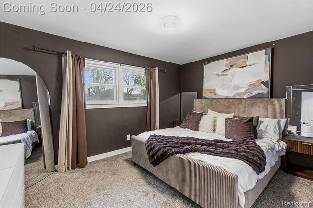 13431 Burton Street, Oak Park, MI 48237