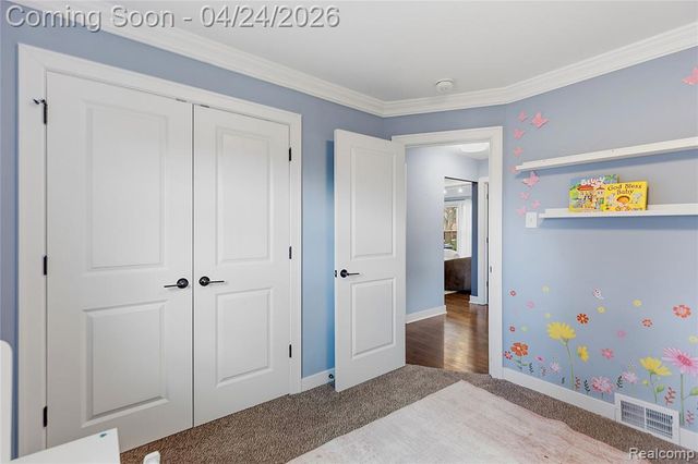 13431 Burton Street, Oak Park, MI 48237