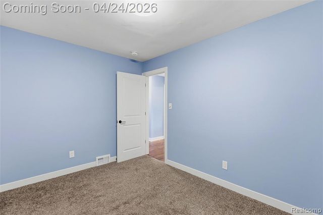 13431 Burton Street, Oak Park, MI 48237