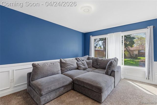 13431 Burton Street, Oak Park, MI 48237