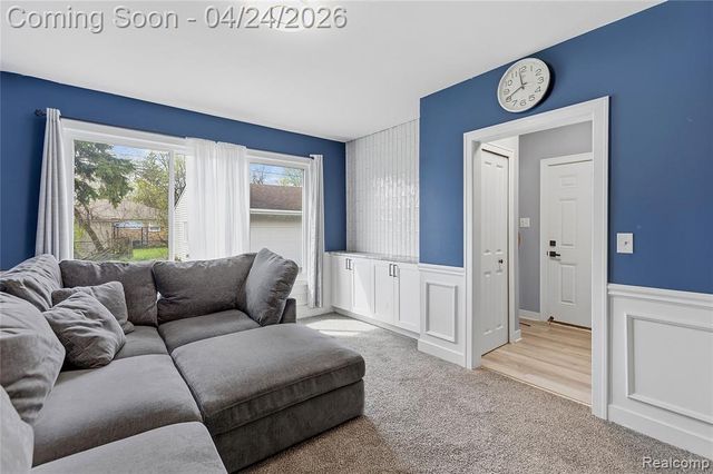 13431 Burton Street, Oak Park, MI 48237