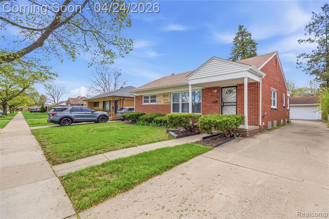 13431 Burton Street, Oak Park, MI 48237