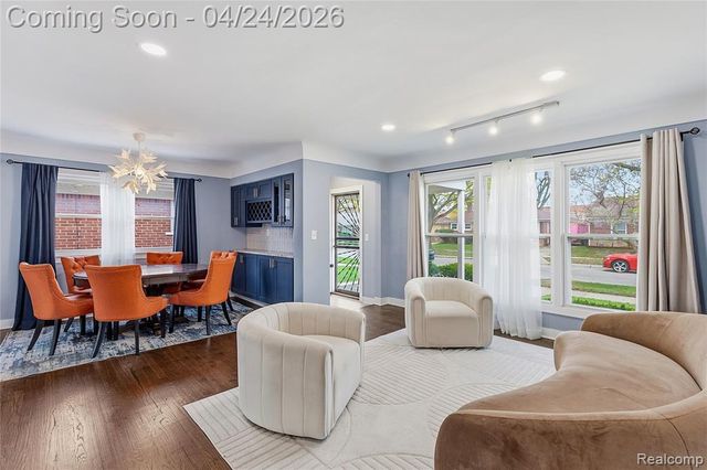 13431 Burton Street, Oak Park, MI 48237