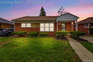 13431 Burton Street, Oak Park, MI 48237