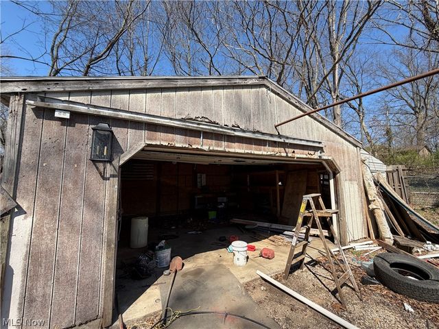 189 W Vista Avenue, Akron, OH 44319
