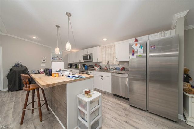 141 Happy Lane, Dobson, NC 27017