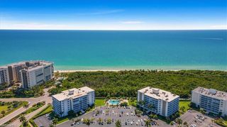 3 Bluebill AVE 207, Naples, FL 34108