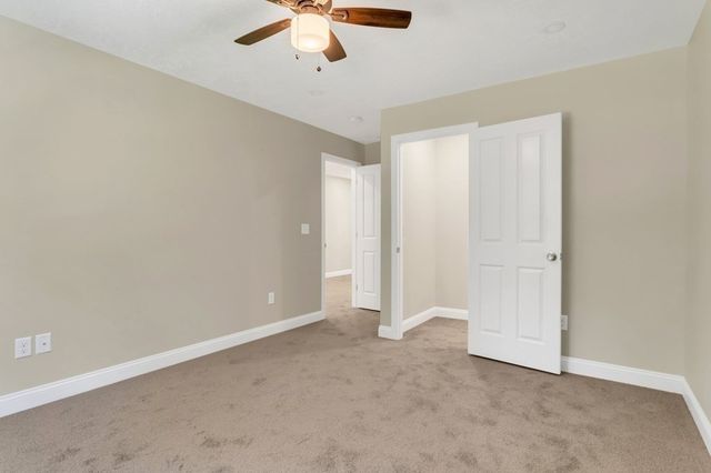 96-98 Royal Ln 96, Agawam, MA 01001