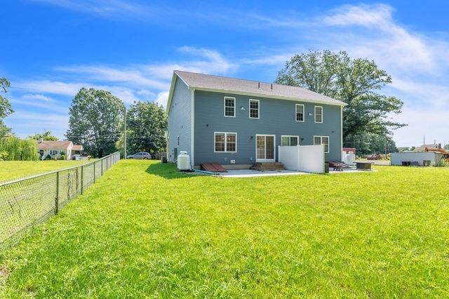 96-98 Royal Ln 96, Agawam, MA 01001