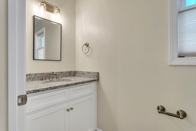 96-98 Royal Ln 96, Agawam, MA 01001